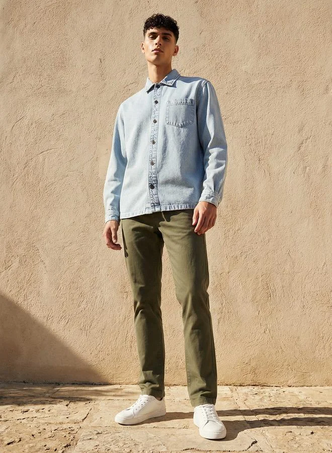 لي كوبر Lee Cooper Men Regular Fit Collared Long Sleeves Denim Shirt